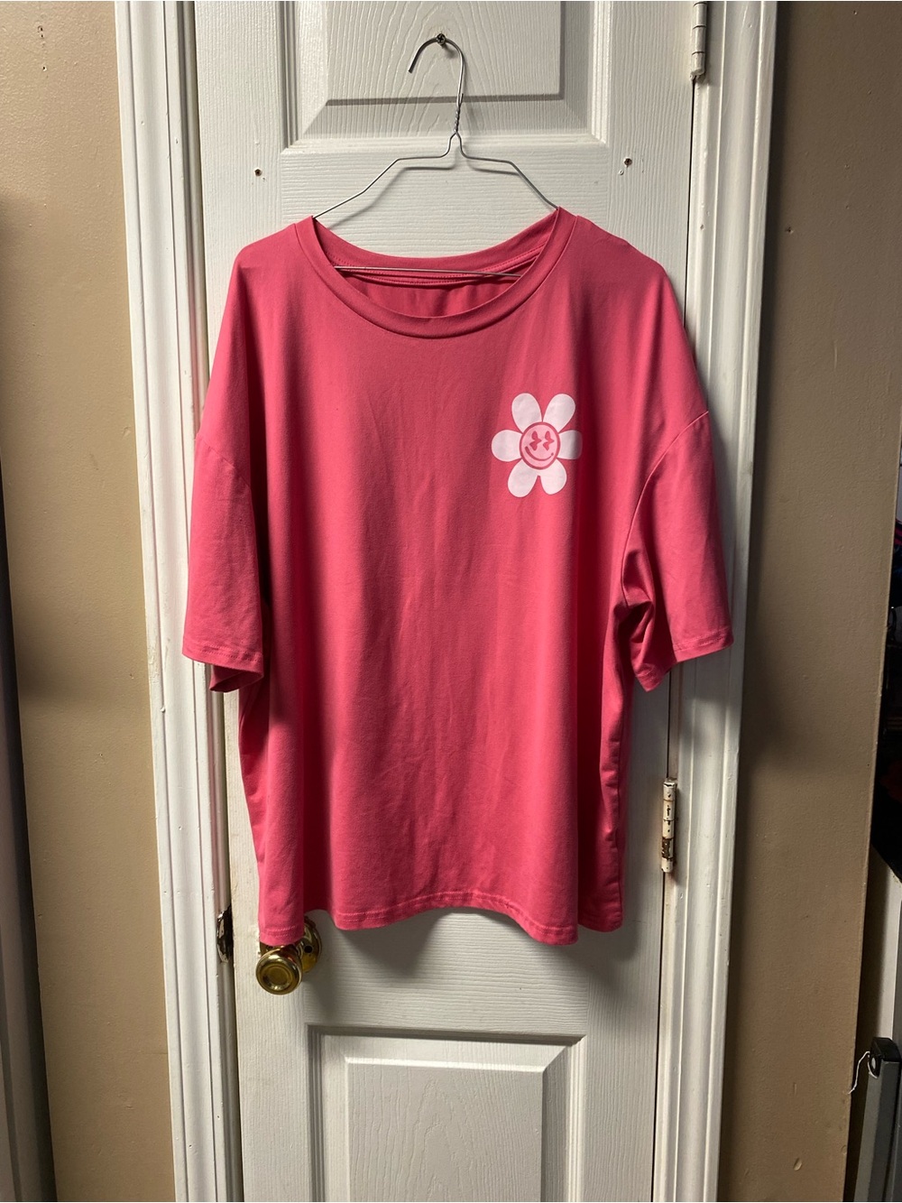 SHEIN Pink Short-Sleeve Tee with White Smiley Flower